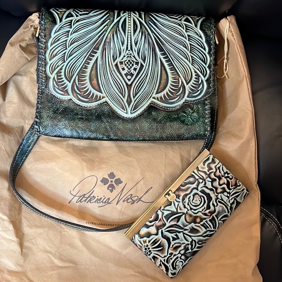 Patricia Nash Handbags - NWOT Patricia Nash Crossbody Tooled Leather Crossbody